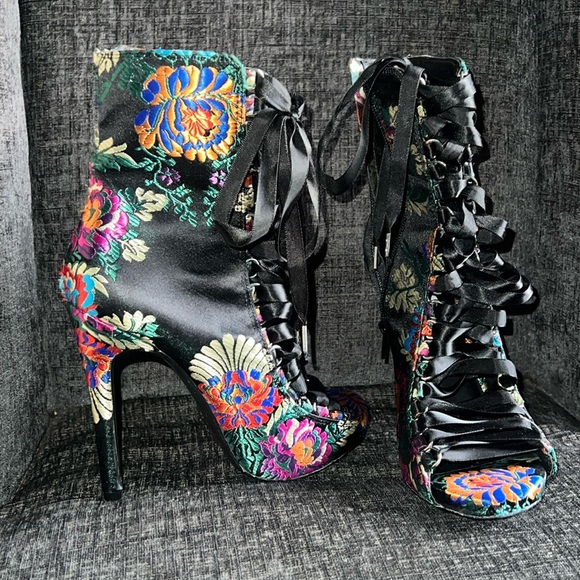 Stiletto Boot!! These are RARE! Worn once! EXCELLENT CONDITION! - Picture 1 of 7